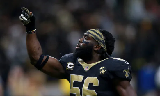 Saints Linebacker Demario Davis Won’t Be Fined for ‘Man of God’ Headband