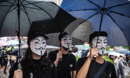 Home Office Political Adviser Recommends Banning Masks at Protests