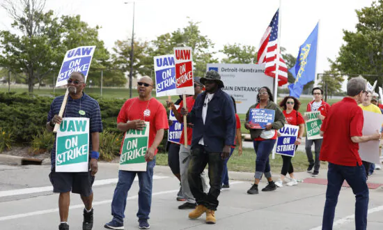 ‘Low-Road Jobs’: Biden’s Electric Vehicle Push Rattles Major Auto Union Supporter