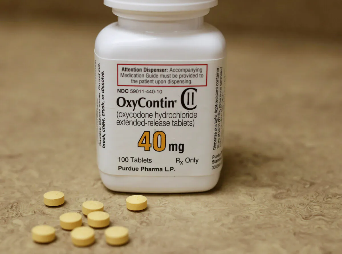 A bottle of prescription painkiller OxyContin, 40mg pills, made by Purdue Pharma L.D. at a local pharmacy, in Provo, Utah on April 25, 2017. (George Frey/Reuters)