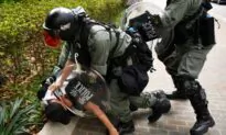 Hong Kong Police Officer Becomes One of the Protesters