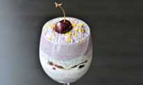 Chia Seed Pudding With Blueberries and Bee Pollen