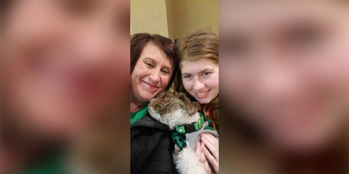 This Jan. 11, 2019 photo shows Jayme Closs, right, with her aunt, Jennifer Smith in Barron, Wisconsin. (Jennifer Smith via AP)
