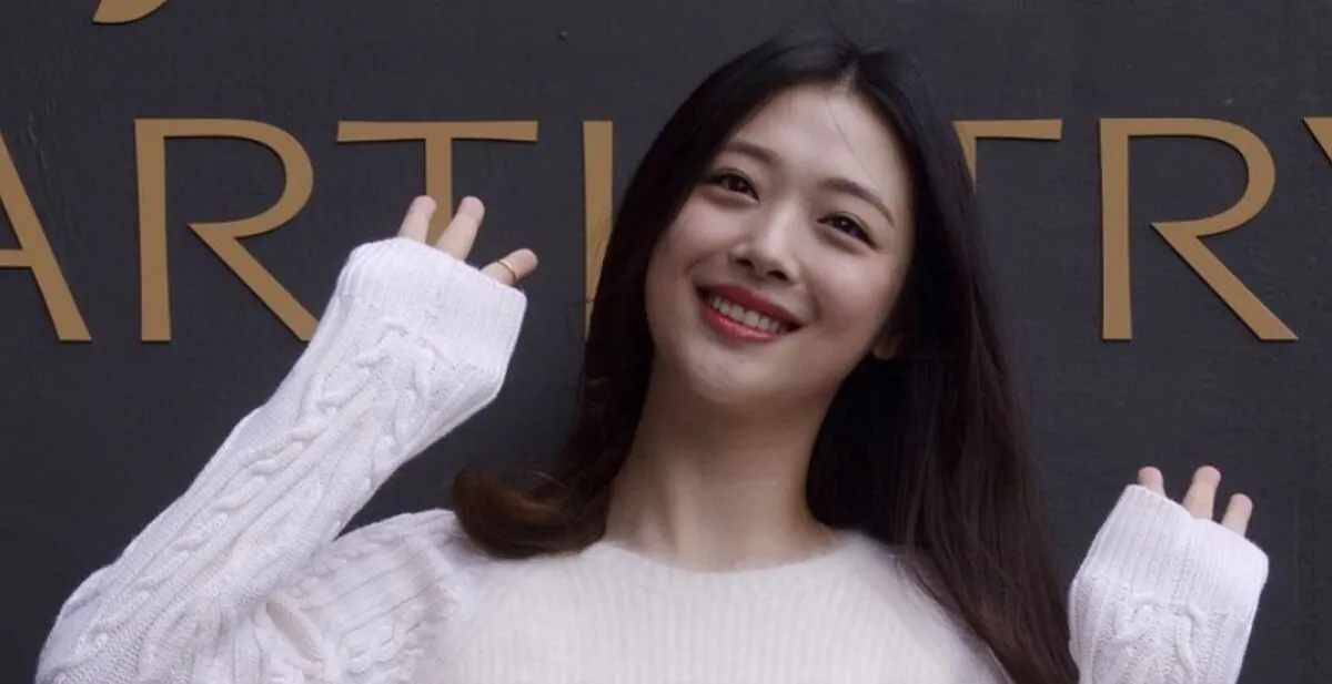 South Korean pop star and actress Sulli poses during the K-Beauty Close-Up event in Seoul, South Korea on Sept. 30, 2015. News reports on Oct. 14, 2019, said she had been found dead at her home south of Seoul. (Jang Se-young/Newsis via AP)

