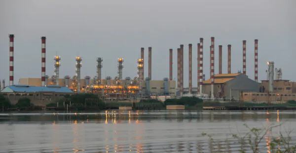 Trump Says China Can Continue to Purchase Oil From Iran | Business Matters (June 24)