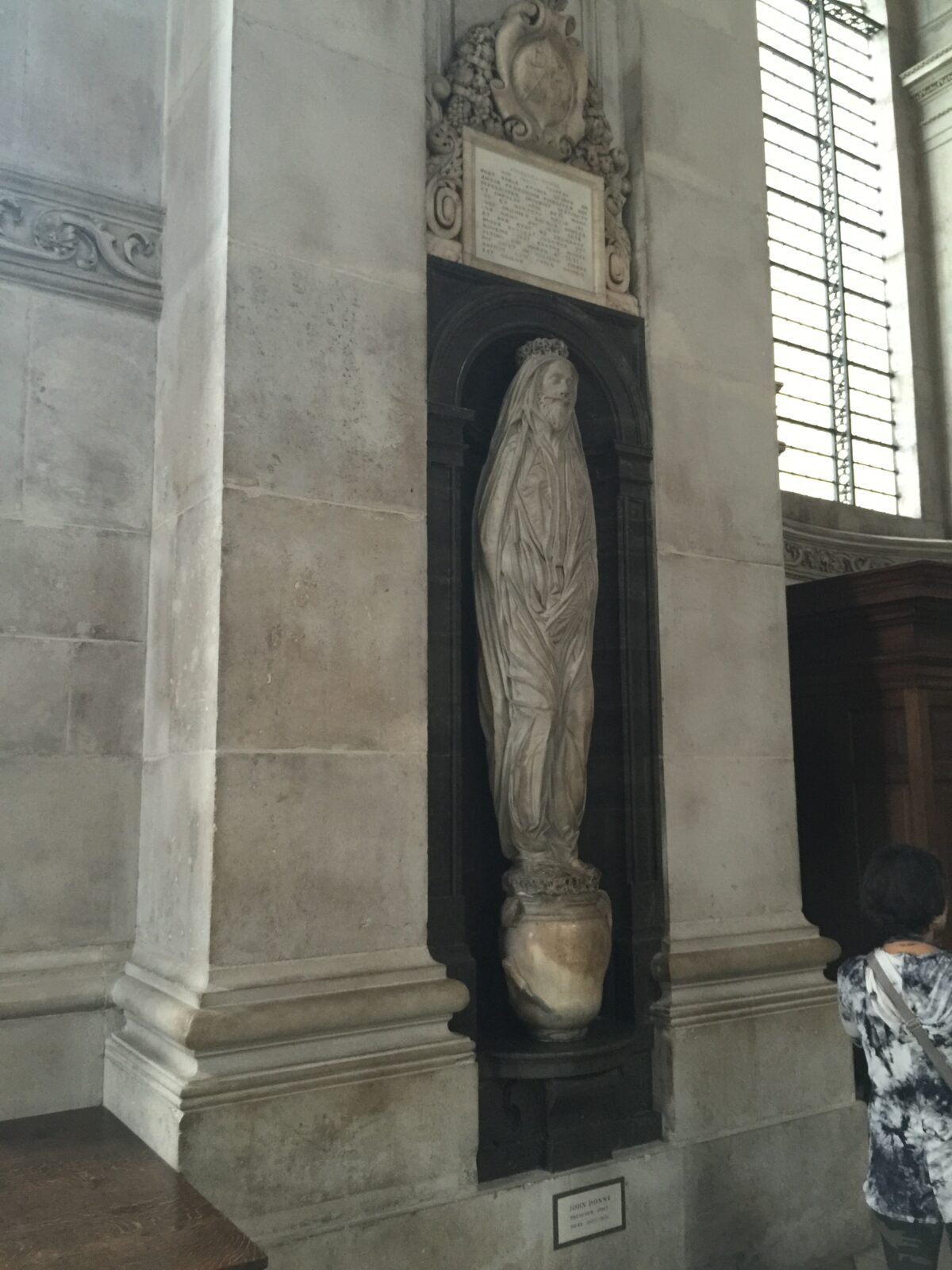 John_Donne_sculpture_St._Paul's