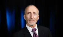 Whistleblower Complaint Is a Diversion, Says Former FBI Special Agent