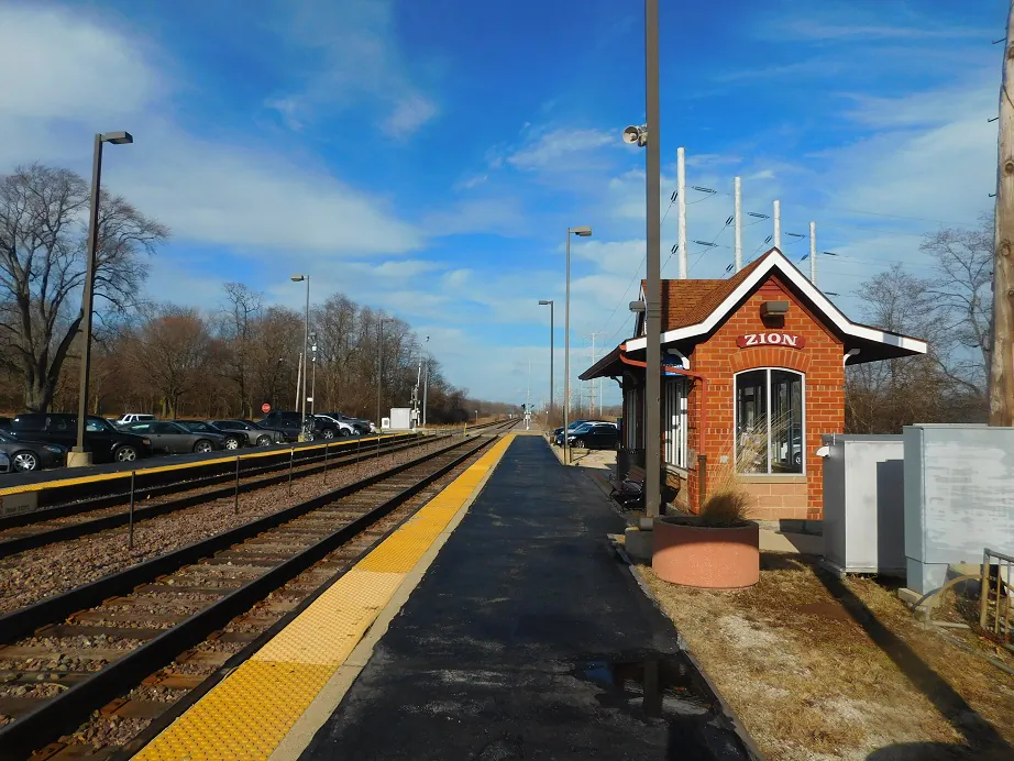 The commuter rail station in Zion, Illinois, Jan. 8, 2019. (mitchazenia/ Creative Commons Attribution-Share Alike 4.0 International/via Wikimedia Commons)
