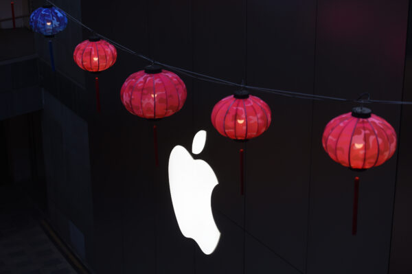 CHINA-US-ECONOMY-ONLINE-APPLE