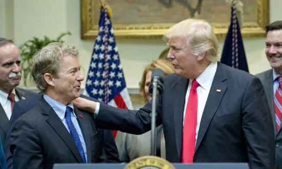 Sen Rand Paul Harassed by Couple While Eating Lunch in California Restaurant