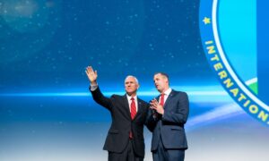 Pence Outlines US Space Vision, Working With 'Freedom-Loving' Nations, in Speech