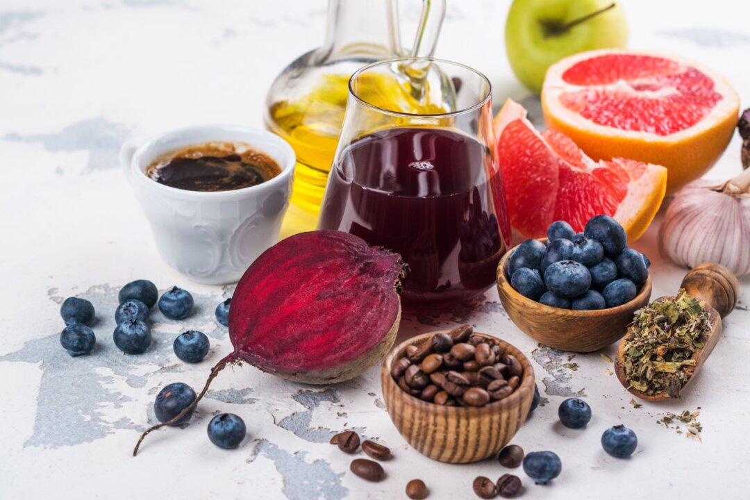 Antioxidant-rich foods like blueberries, citrus fruits, and nuts all support the liver in multiple ways.
(Ekaterina Markelova/Shutterstock)
