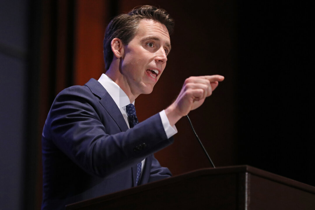 Sens. Hawley, Blackburn Propose Massive Relocation of Federal Departments, Agencies