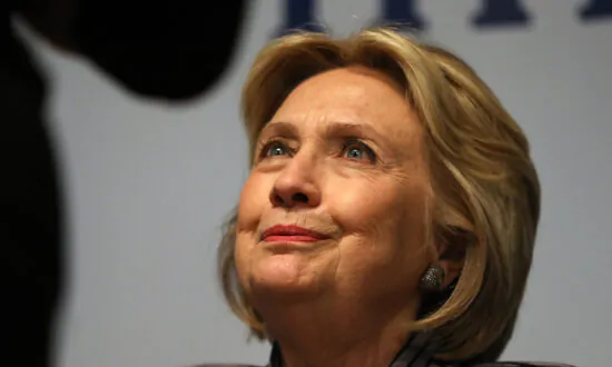 Hillary Clinton Adviser Says She Hasn’t Ruled Out Running in 2020