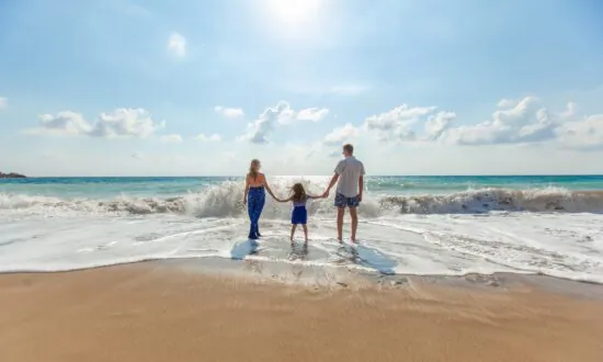 Psychoanalyst: Forget Political Correctness, Kids Need Both Parents