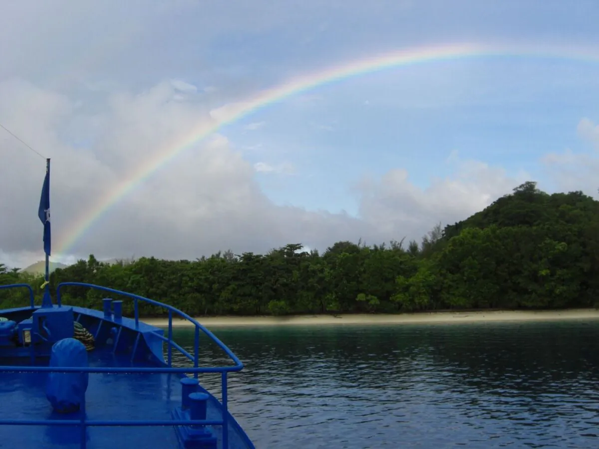 Rainbow over Tulagi island, Solomon Islands, in 2007. (mjwinoz/Wikimedia commons/ CC BY 2.0 ept.ms/2haHp2Y)