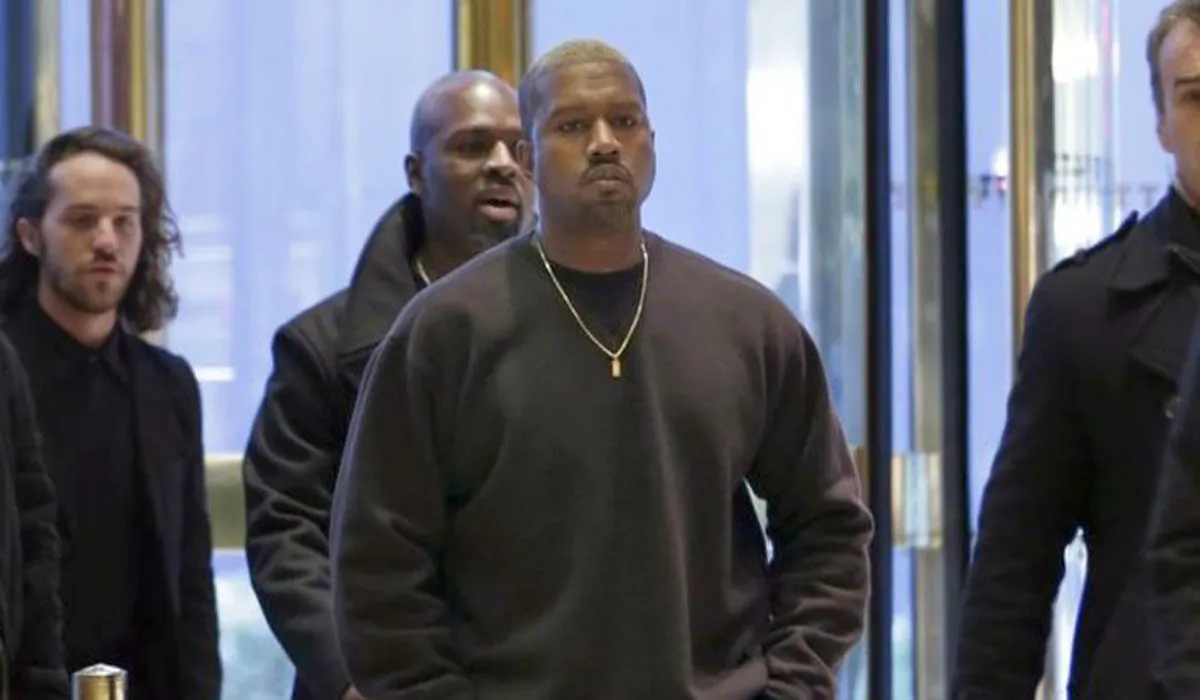 Kanye West enters Trump Tower in New York, Tuesday, Dec. 13, 2016. (AP Photo/Seth Wenig)