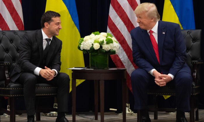 President Donald Trump, right, and Ukrainian President Volodymyr Zelensky speak during a meeting in New York on Sept. 25, 2019. (Saul Loeb/AFP via Getty Images)
