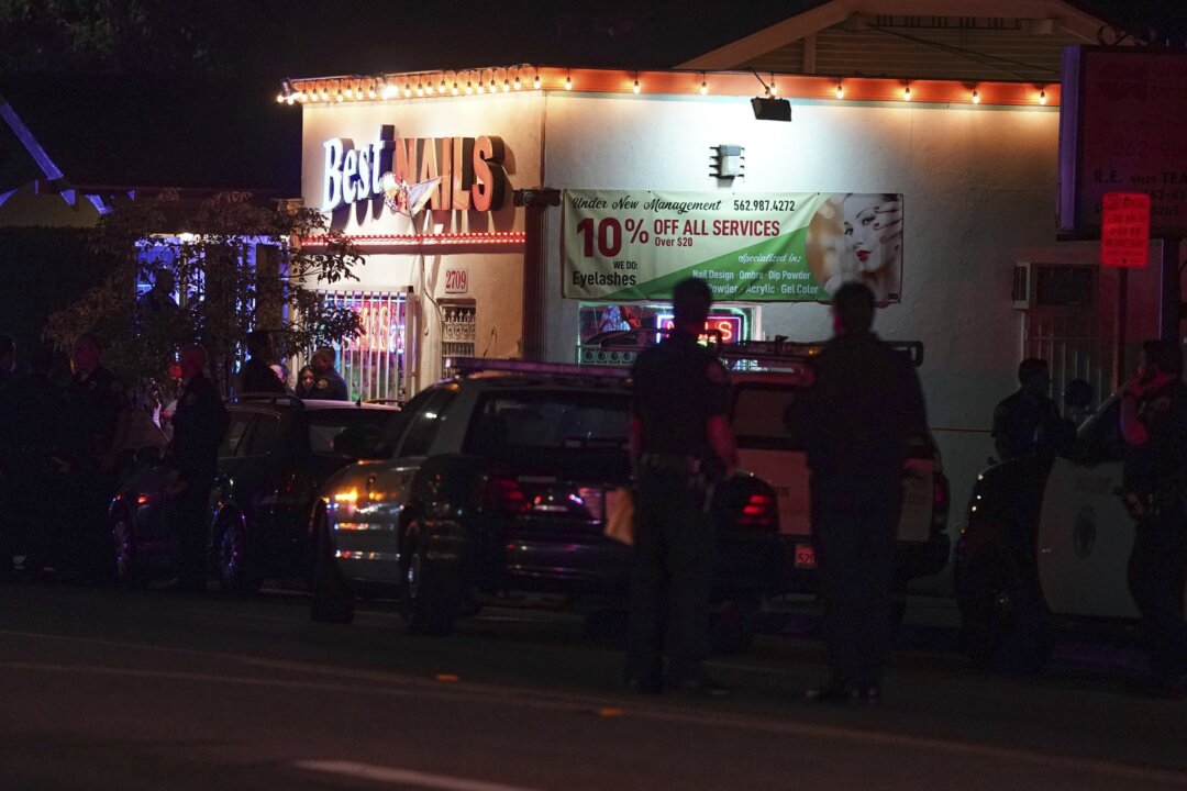 3 Killed, 9 Injured in Shooting at California Home | The Epoch Times