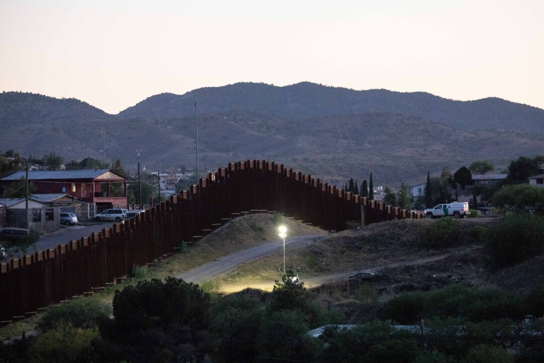 Border Patrol guards the U.S.-Mexico border in Nogales, Ariz., on May 23, 2018. (Samira Bouaou/The Epoch Times)