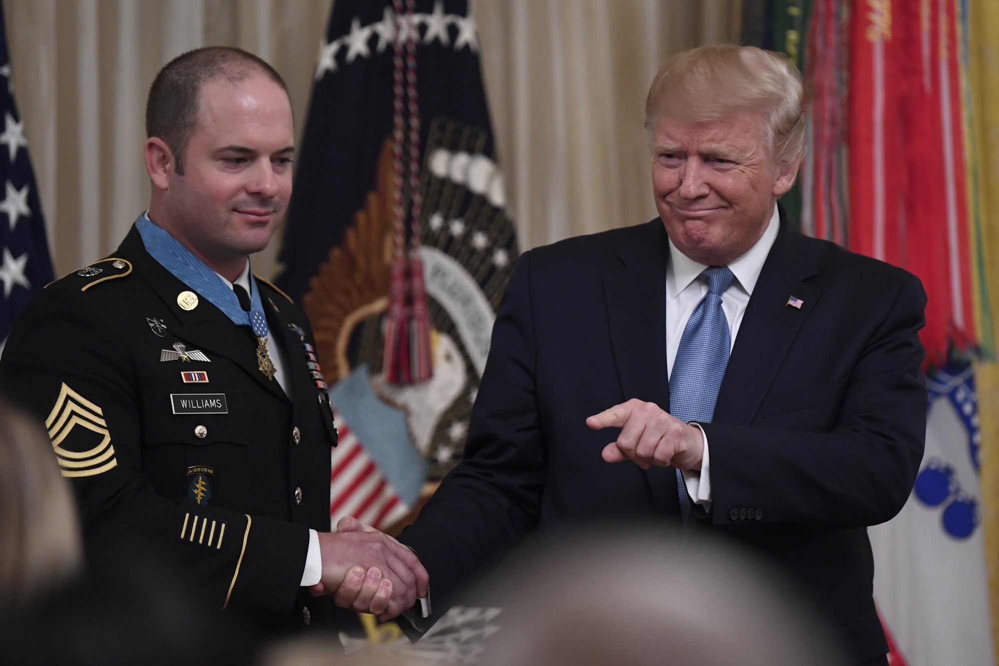 Trump presents medal of honor 3