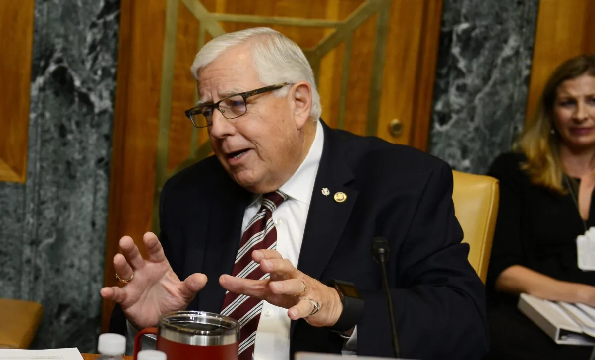 Chairman of the U.S. Senate Committee on the Budget, Mike Enzi (R – Wyo) on Capitol Hill in Washington on Sept. 3, 2018. (Astrid Riecken/Getty Images)