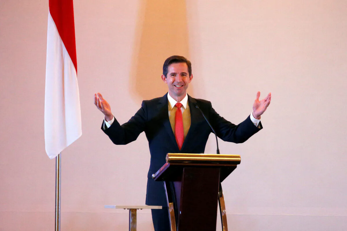 Australia's Minister of Trade, Tourism and Investment Simon Birmingham gestures as he speaks during a signing ceremony with Indonesia's Trade Minister in Jakarta, Indonesia on March 4, 2019. (Willy Kurniawan/Reuters)