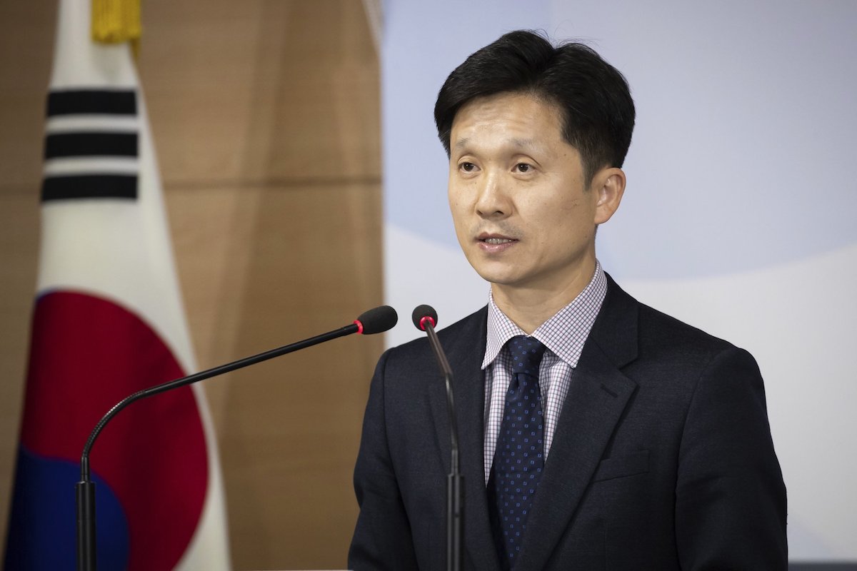 South Korea Deports North Koreans Who Fled After Allegedly Killing 16 South Korea Deports North Koreans Who Fled After Allegedly Killing 16