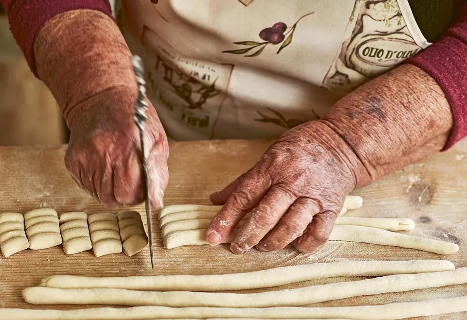 Meet the Pasta Grannies, the Italian Nonnas Saving Handmade Pasta One