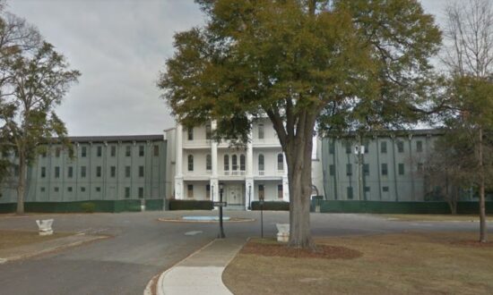 University of Alabama Denies It Will Punish Students Who Protest Against Trump