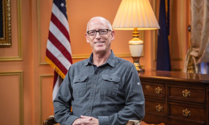 Scott Adams, author of “Loserthink: How Untrained Brains Are Ruining America," in New York on Nov. 4, 2019. (Brendon Fallon/The Epoch Times) 