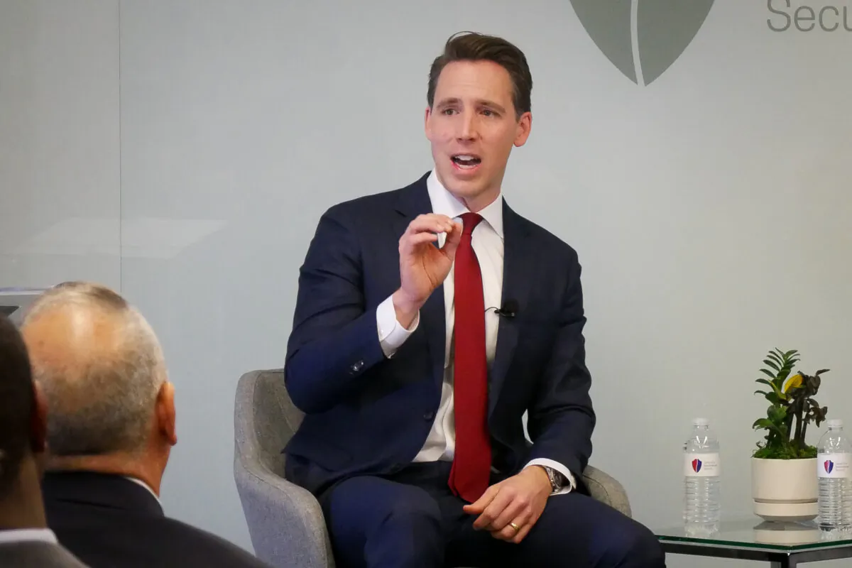 Sen. Josh Hawley (R-Mo.) speaks on foreign policy in Washington on Nov. 12, 2019. (Sherry Dong/The Epoch Times)
