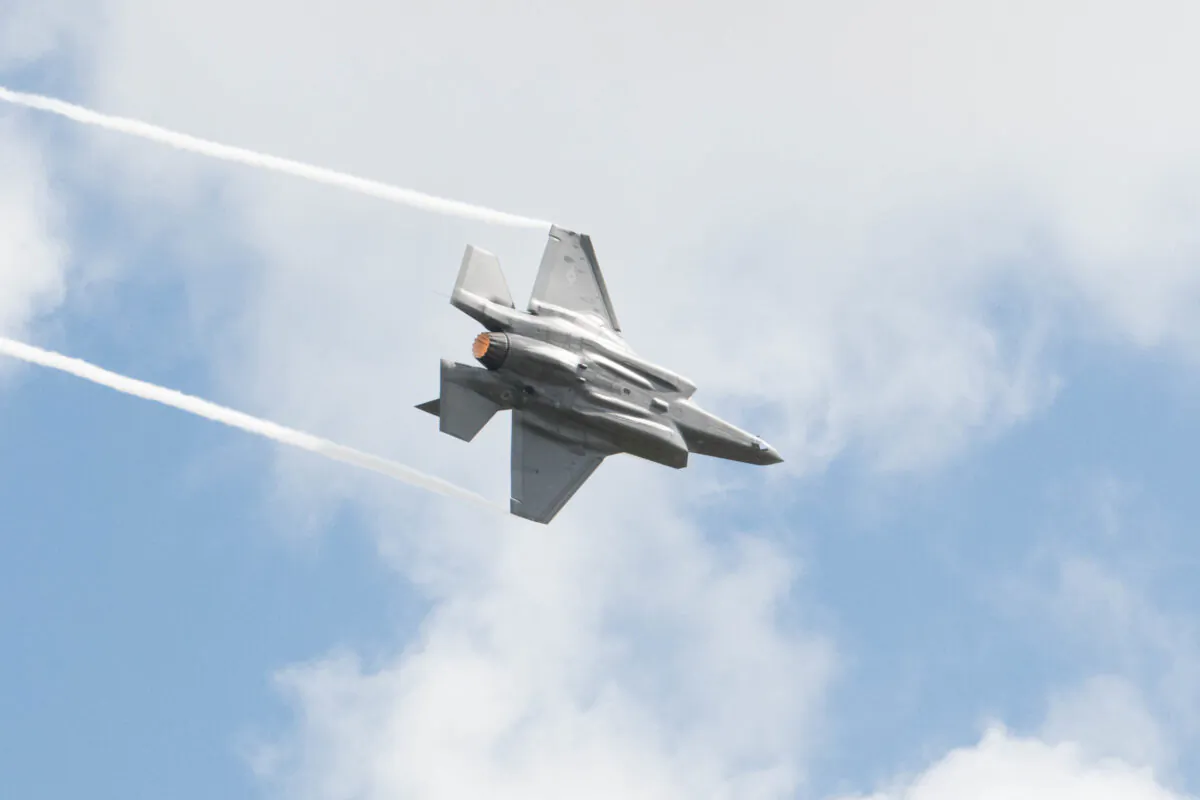 An  F-35 demonstration flight at the Wings Over Houston Airshow Oct. 20, 2019, in Houston, Texas. (U.S. Air Force photo by Senior Airman James Kennedy)