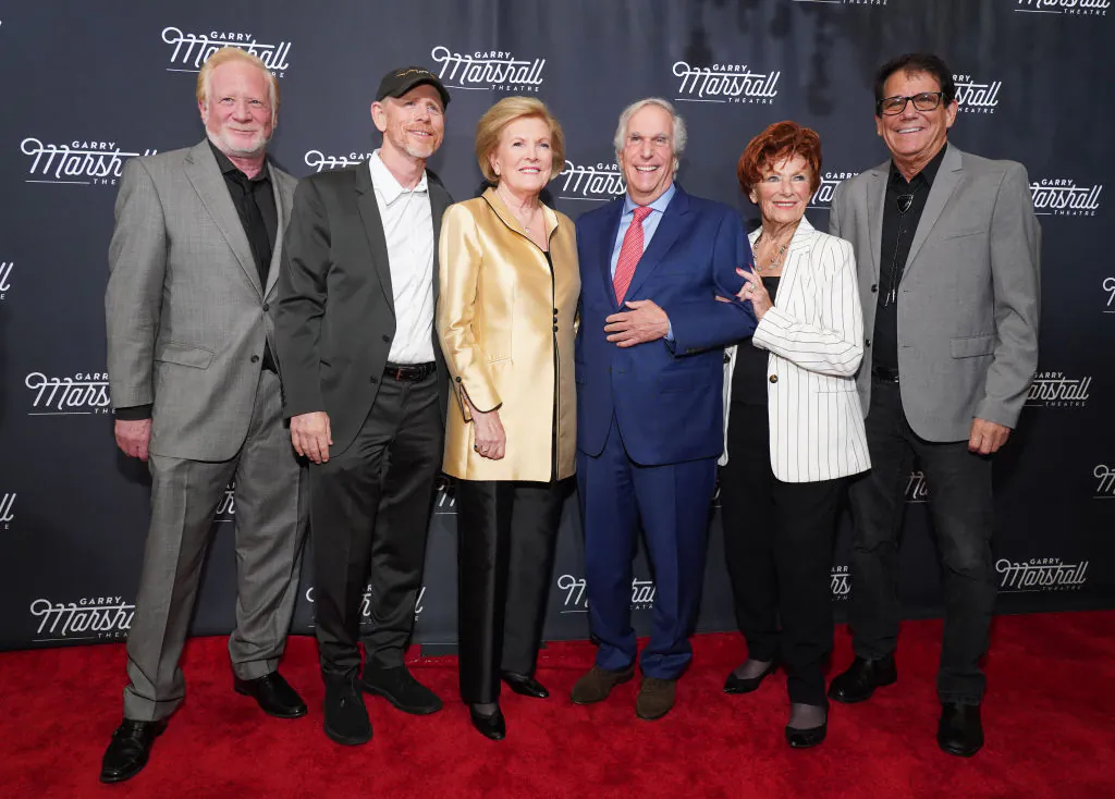 Don Most, Ron Howard, Barbara Marshall, Henry Winkler, Marion Ross, and Anson Williams attend Garry Marshall Theatre's 3rd Annual Founder's Gala honouring the original "Happy Days" cast at the Jonathan Club in Los Angeles, Calif., on Nov. 13, 2019. (Photo by Rachel Luna/Getty Images)