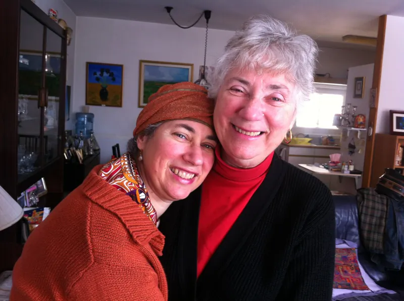 Miriam Green (L) and her mother, Naomi Cohen. (Courtesy of Miriam Green)