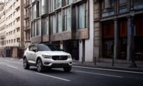 Volvo: 2020 XC40 T5 AWD R-Design Trim