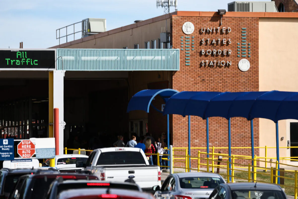 A U.S. Customs and Border Protection inspection station that processes pedestrians and vehicles crossing from Mexico into Eagle Pass, Texas, on Feb. 15, 2019. (Charlotte Cuthbertson/The Epoch Times)