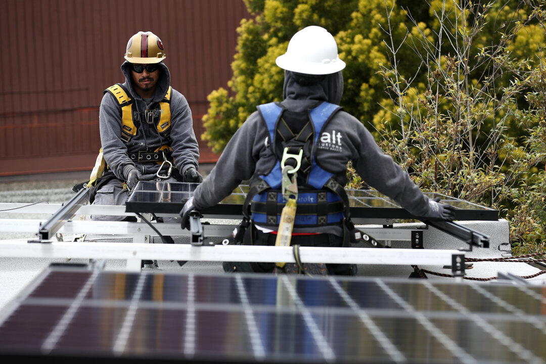 Rooftop Solar Has ‘Limited’ Economic Case in Most of Canada: Internal Memo