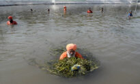 Meet the Amazing Man Who Helped Clean Up a 160-Kilometer-Long River With His Volunteers