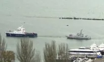 Russia Returns 3 Seized Ships to Ukraine, Talks About Summit