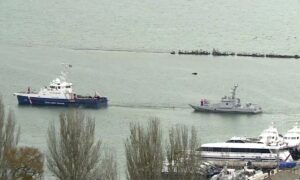 Russia Returns 3 Seized Ships to Ukraine, Talks About Summit