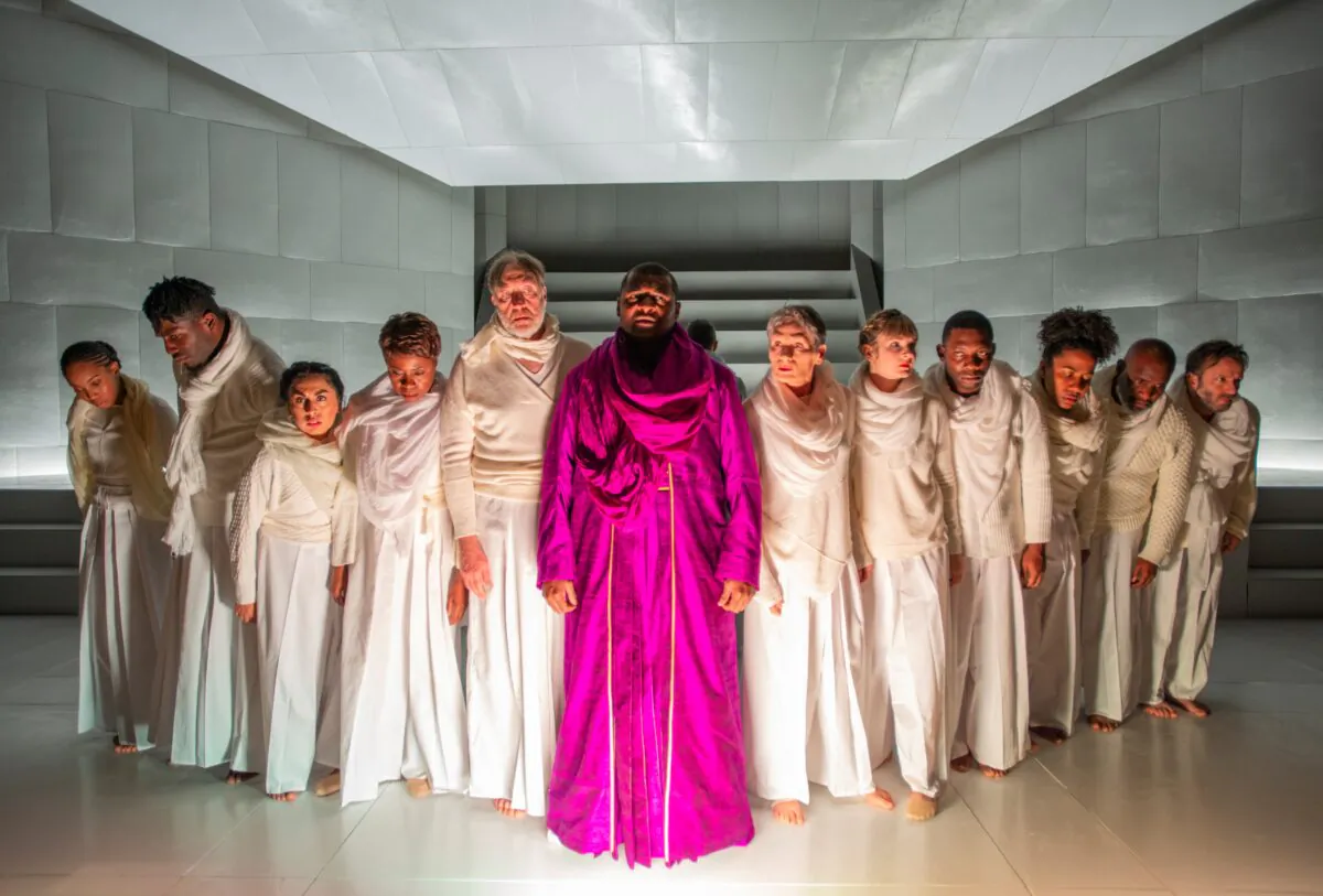 Kelvin Roston Jr. as Oedipus (C) and the cast of the Court Theatre’s production of ‘Oedipus Rex.’ (Michael Brosilow)