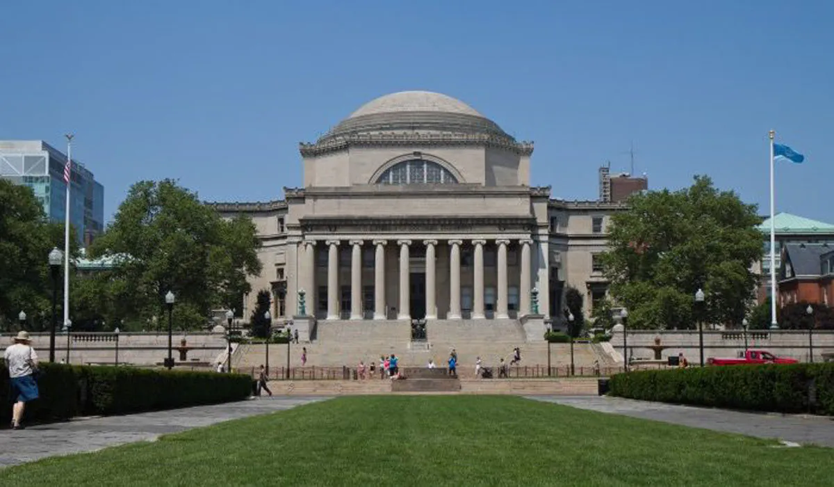 The campus of Columbia University with the Low Memorial Library in the foreground in Manhattan, N.Y., on June 21. (Benjamin Chasteen/The Epoch Times)