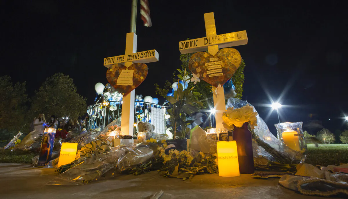 Memorial at a vigil held for shooting victims at Saugus High School in Santa Clarita, Calif., on Nov. 17, 2019. (Apu Gomes/Getty Images)