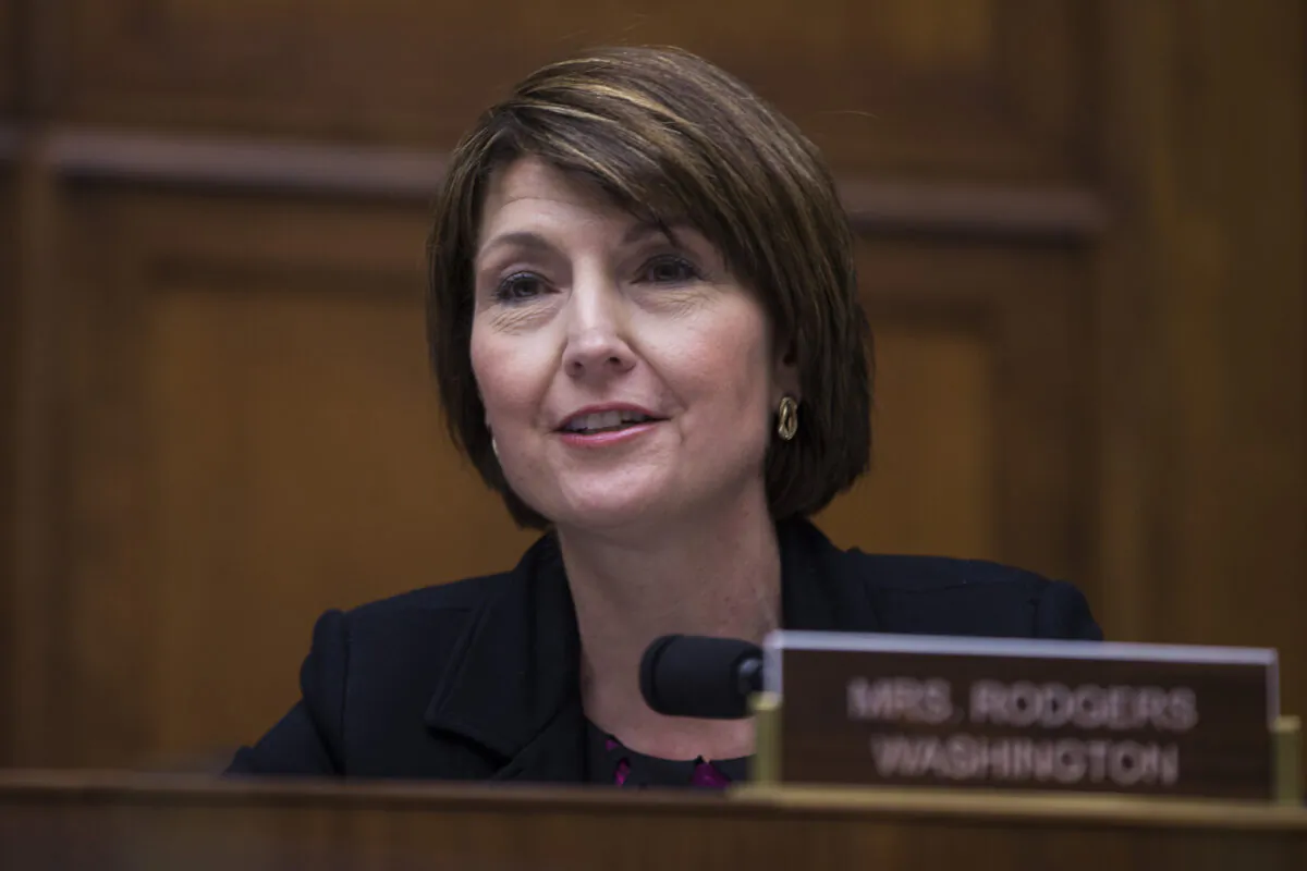 Rep. Cathy McMorris Rodgers (R-Wash.) questions Washington Gov. Jay Inslee during a House Energy and Commerce Environment and Climate Change Subcommittee hearing on Capitol Hill in Washington, on April 2, 2019. (Zach Gibson/Getty Images)
