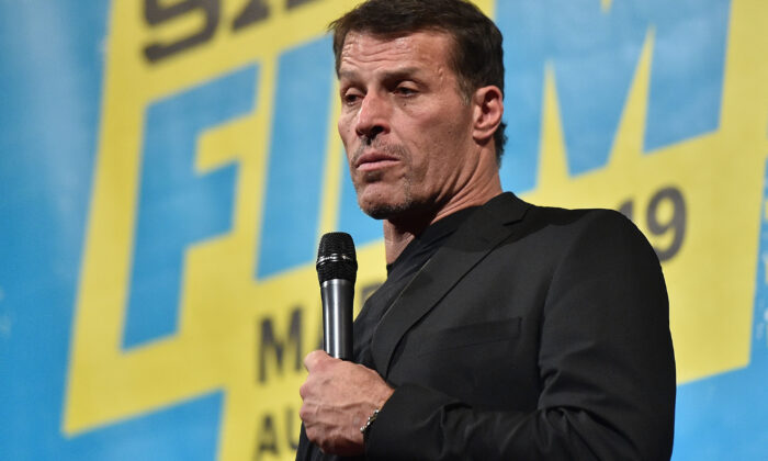 Motivational speaker Tony Robbins speaks during the 2016 SXSW Music, Film + Interactive Festival in Austin, Texas on March 14, 2016. (Mike Windle/Getty Images for SXSW)