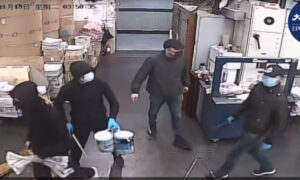 Former Chair of Australian Press Council Condemns Arson Attack on Hong Kong Epoch Times