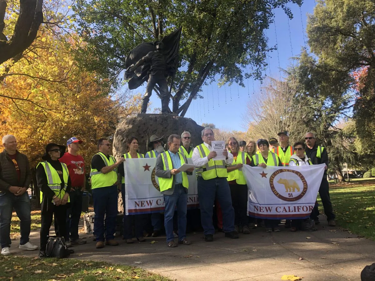 Reed Johnson (front left) and Paul Preston (front right) reading the 95th grievance at Sonoma Plaza on Nov. 19. (Nathan Su/The Epoch Times)