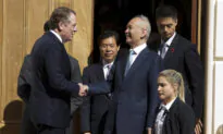 China Says Trade Envoys Agree on Phone to Continue Talks