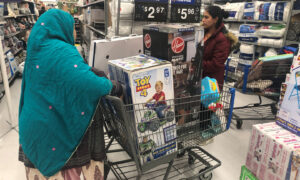 Black Friday Sees Fewer Shoppers in Stores as Spending Moves Online